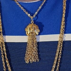 Elegant Gold Layered Necklace